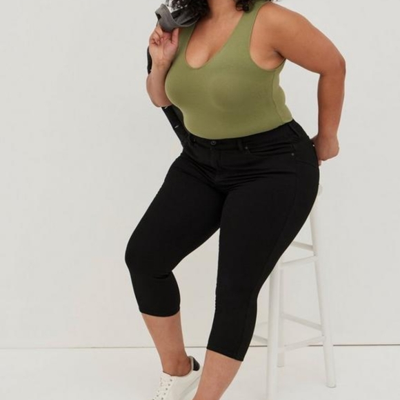 Torrid Crop Bombshell Skinny Jeans - Picture 2 of 5